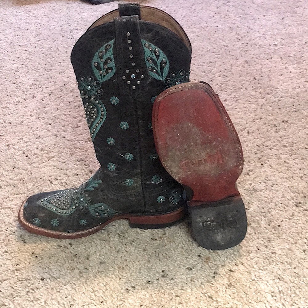Adorable Ferrini boots